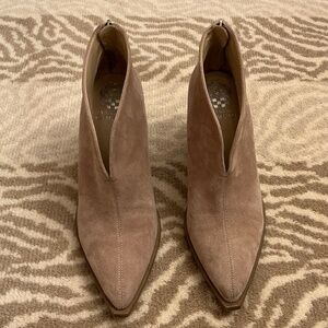 Vince Camuto suede booties 8.5 (39)